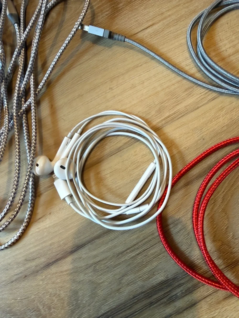iPhone 15 or prior models cables, ear phones & SD card reader